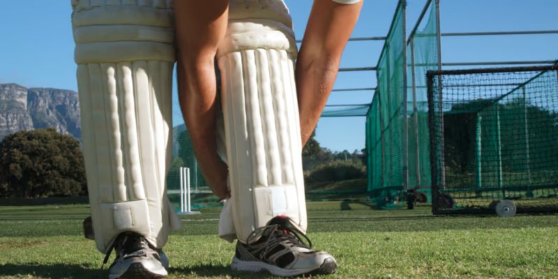 How To Wear Cricket Pads & Pad Size Chart