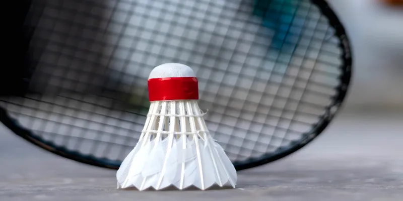Weight of shuttlecock: Know Difference Between Badminton and Shuttle
